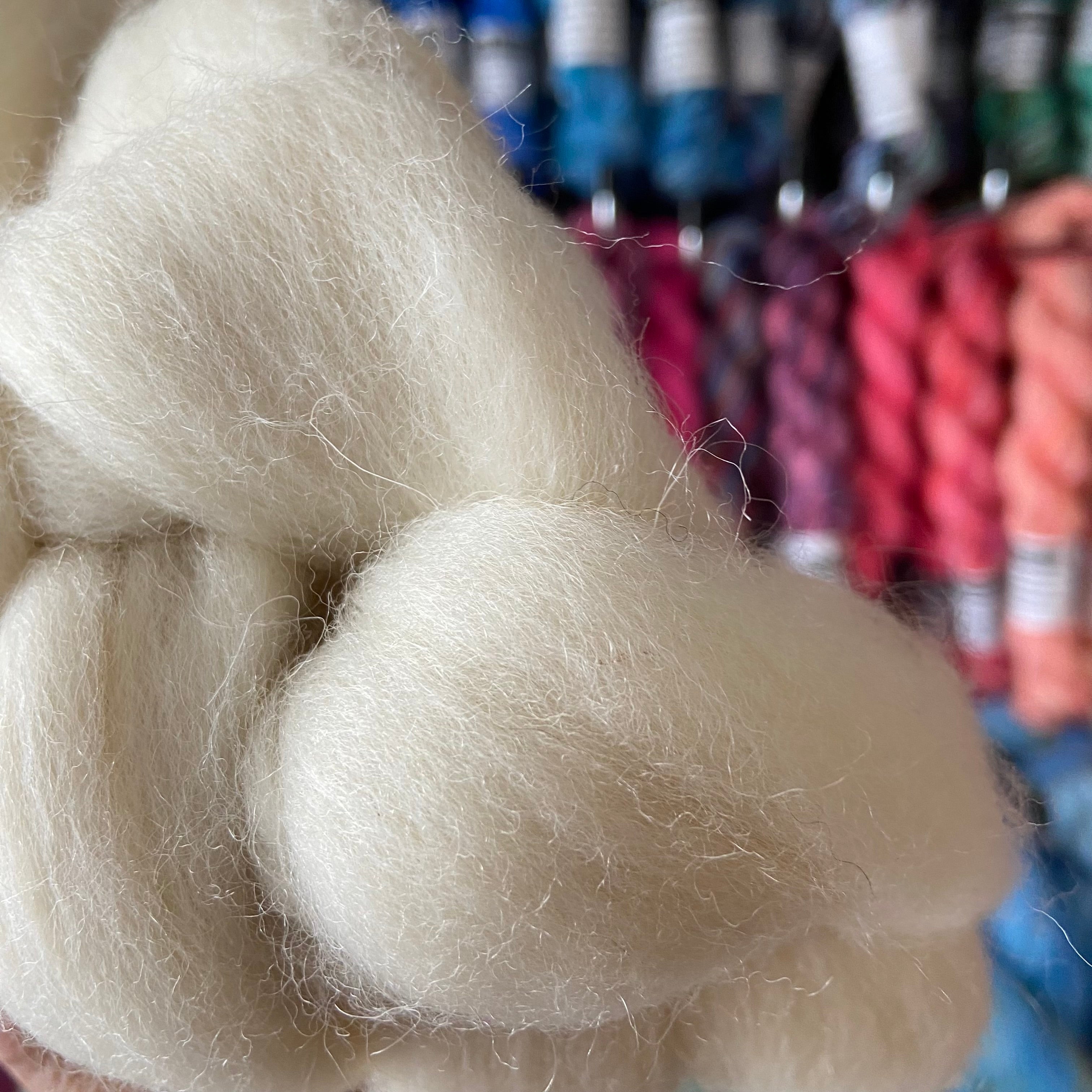 Nudie - Undyed British Sheltand - 100g Top in a Spinners Braid