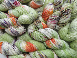 indie dyed yarn inspired by fear and loathing