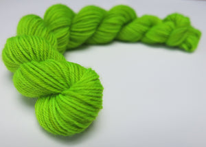 hand dyed green uv reactive mini skein