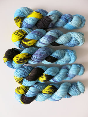 sock yarn inspired by dyeing poison dart frogs