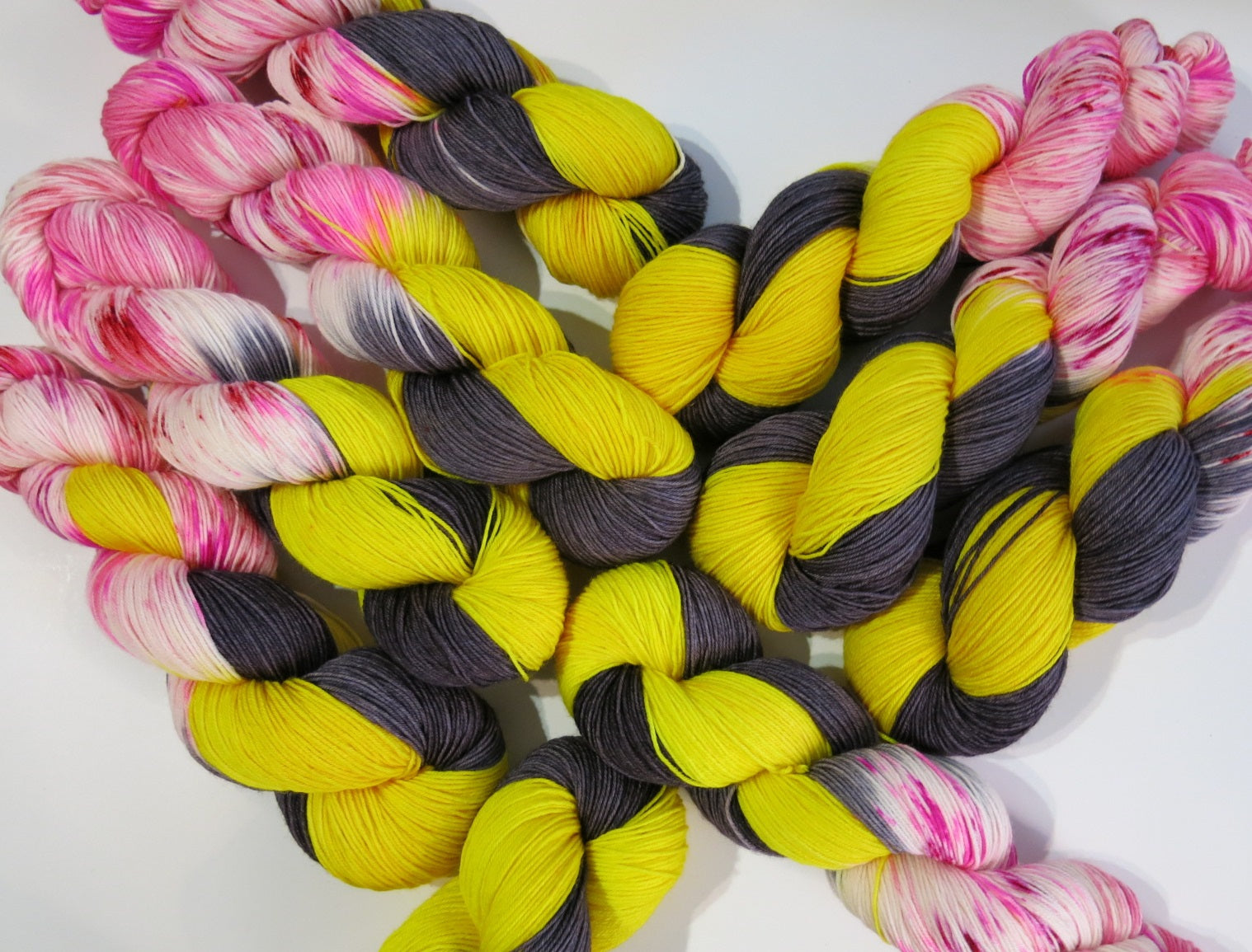 hand dyed and speckled bee themed merino wool for crafts