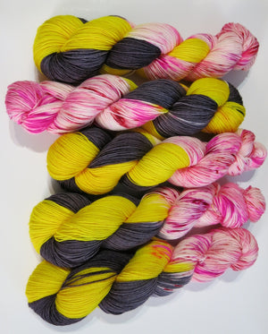 hand dyed valentine yarn for fibreshare gifts and swaps