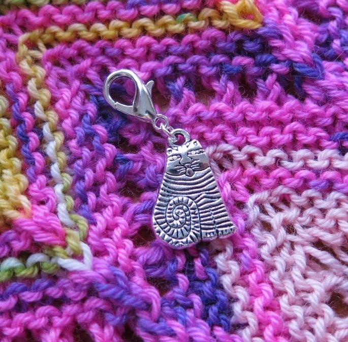 cheshire cat charm on a hanging clasp for crochet, bracelets and bags