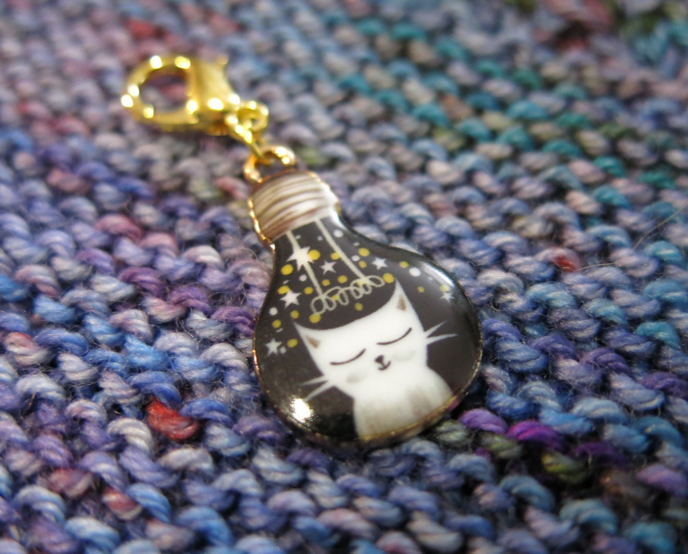 white cat enamel hanging charm for bracelets, bags and knitting