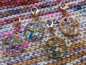cat and stars circle charms for knitting and crochet