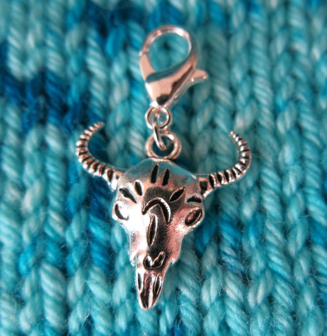 silver steer skull charm on a hanging lobster clasp for crochet