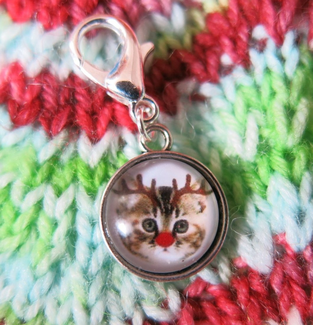 rudolph reindeer cat charm for bags, zippers and crochet