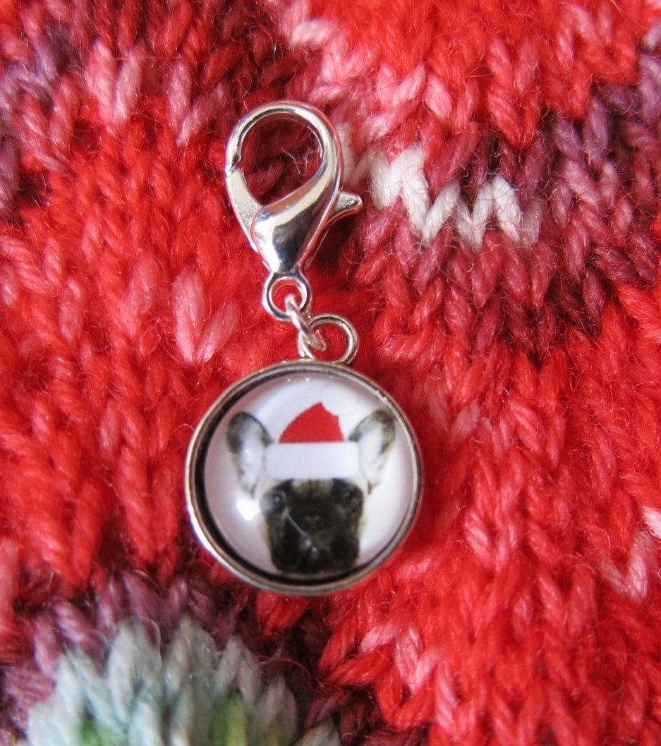 hanging clasp charm with dog in a santa hat for bags, bracelets and crochet