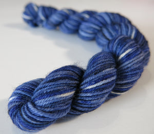 dark blue and white constellation coloured merino yarn mini skein