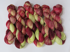 spagnum moss coloured sock yarn for knitting and crochet